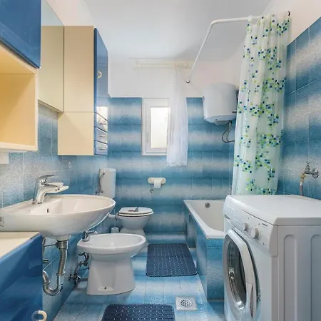 Apartment Zora With Whirlpool Sveti Lovrec Pazenaticki