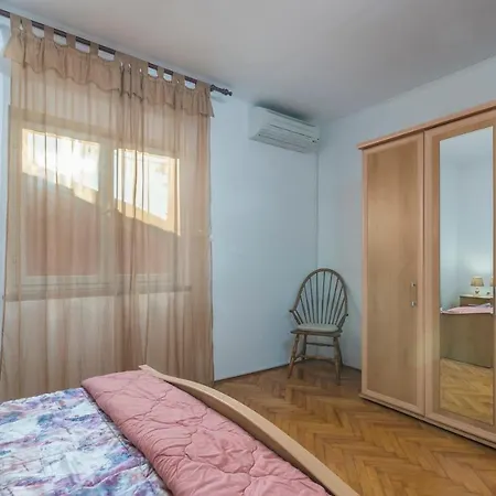 Apartament Zora With Whirlpool