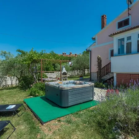 Zora With Whirlpool Sveti Lovrec Pazenaticki